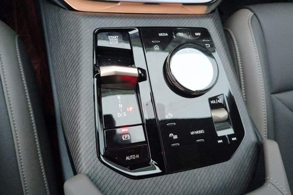 BMW X3 2025, 6500 км, за 44872 USD - фото 19
