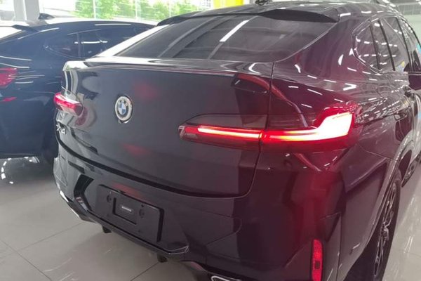 BMW X4 2022, 17700 км, за 38819 USD