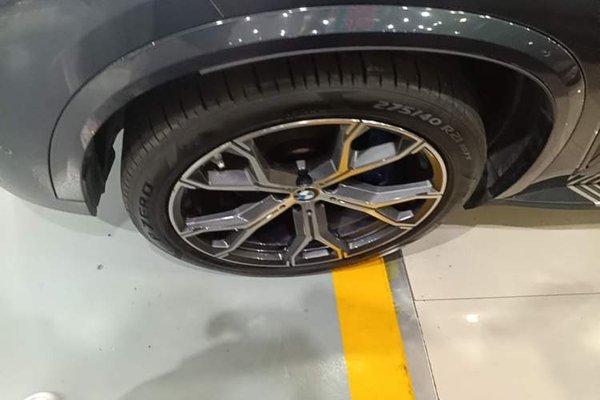 BMW X5 2021, 63000 км, за 59386 USD