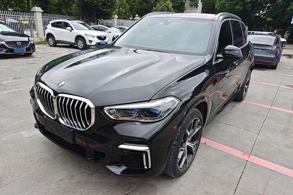 BMW X5 · 2022 год