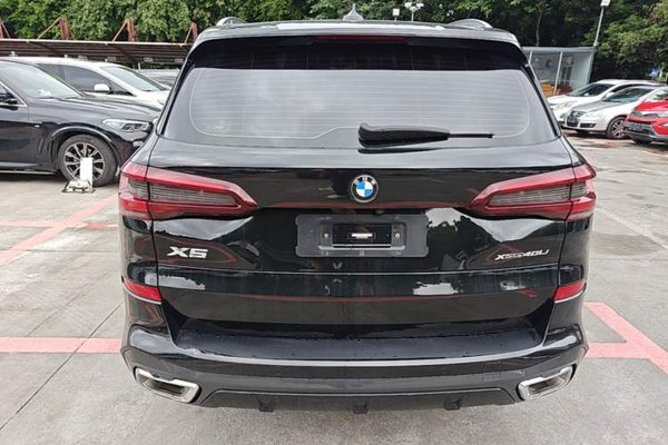 BMW X5 2022, 63400 км, за 57272 USD