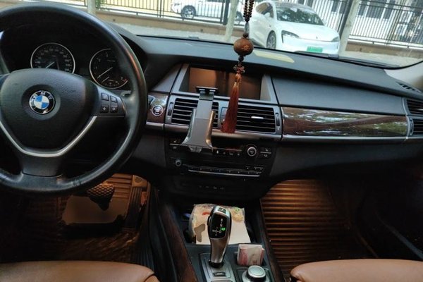 BMW X5 2008, 189500 км, за 15271 USD - фото 12