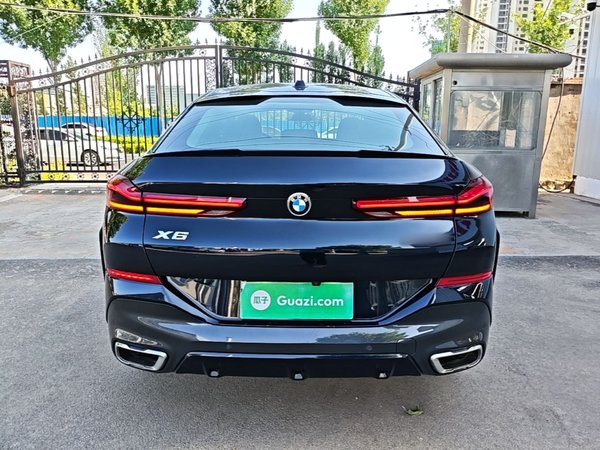 BMW X6 2023, 11500 км, за 81875 USD
