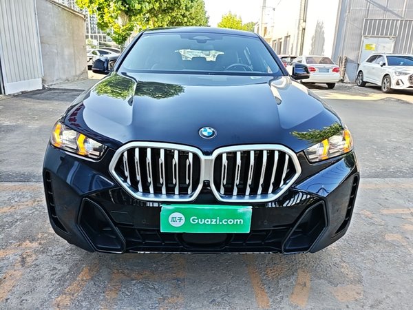 BMW X6 2023, 11500 км, за 81875 USD