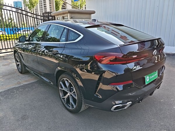 BMW X6 2023, 11500 км, за 81875 USD