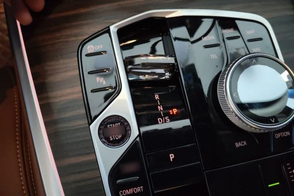 BMW X7 2023, 113700 км, за 62824 USD
