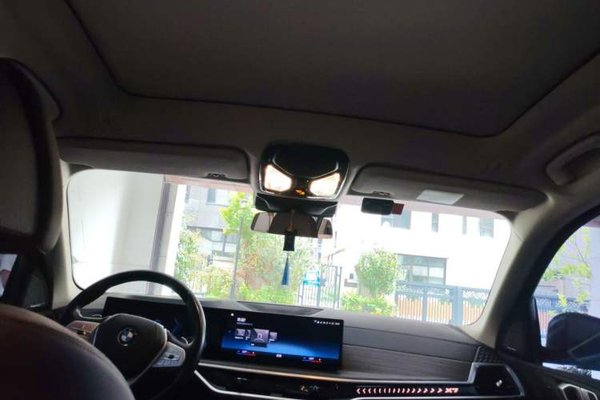 BMW X7 2023, 113700 км, за 62824 USD