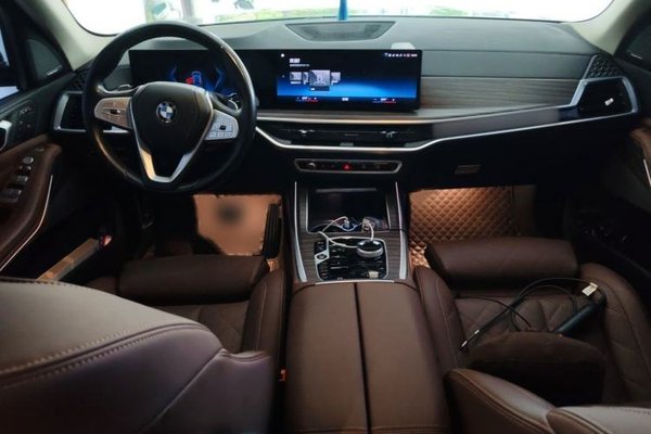 BMW X7 2023, 113700 км, за 62824 USD - фото 7