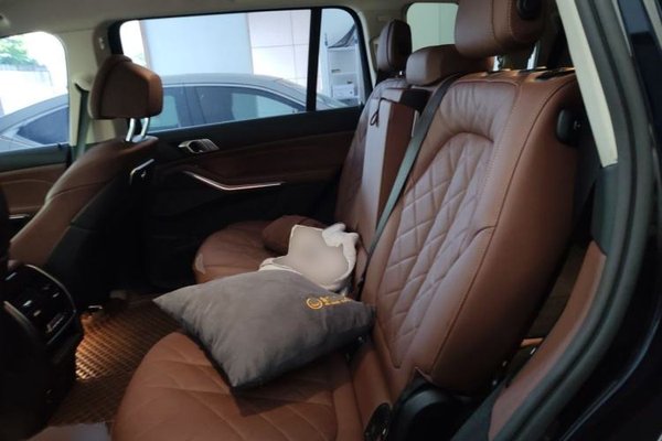 BMW X7 2023, 113700 км, за 62824 USD - фото 9