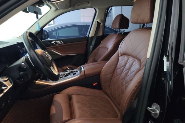 BMW X7 2023, 113700 км, за 62824 USD