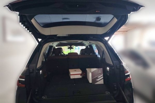 BMW X7 2023, 113700 км, за 62824 USD