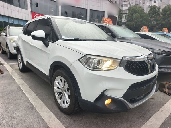 Brilliance V3 2015, 116800 км, за 3807 USD