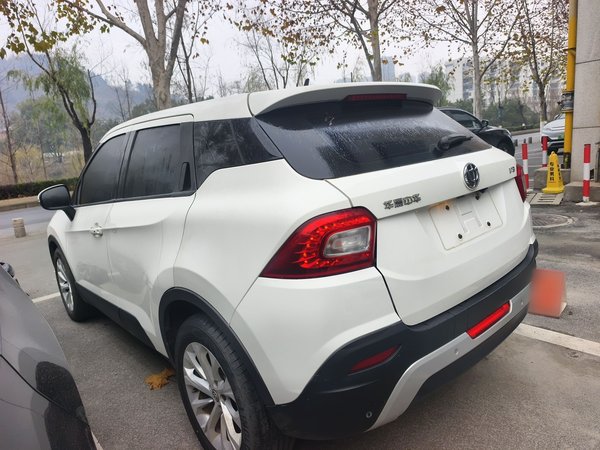 Brilliance V3 2015, 116800 км, за 3807 USD