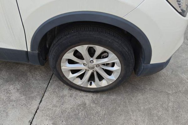 Brilliance V3 2017, 14200 км, за 4995 USD