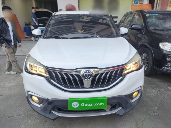 Brilliance V3 2017 1.5L Manual Smart Model, 2017 года