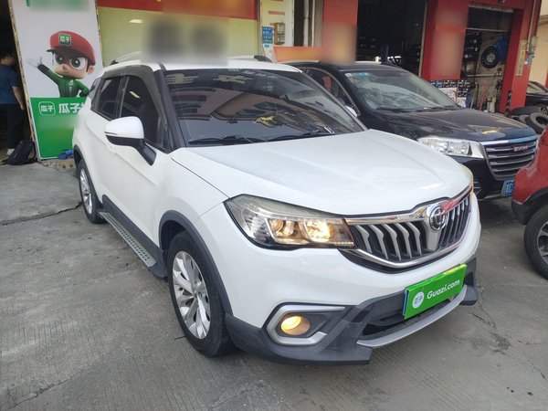 Brilliance V3 2017, 92400 км, за 4914 USD