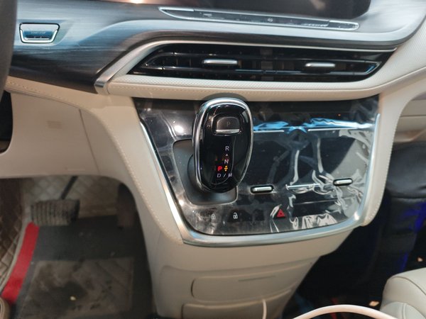 Buick GL8 2023, 104300 км, за 30786 USD - фото 15