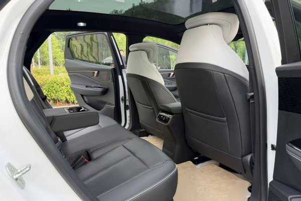 Buick E4 2023, 56200 км, за 15237 USD - фото 35