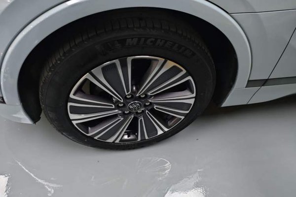 Buick E5 2024, 47900 км, за 18551 USD - фото 8