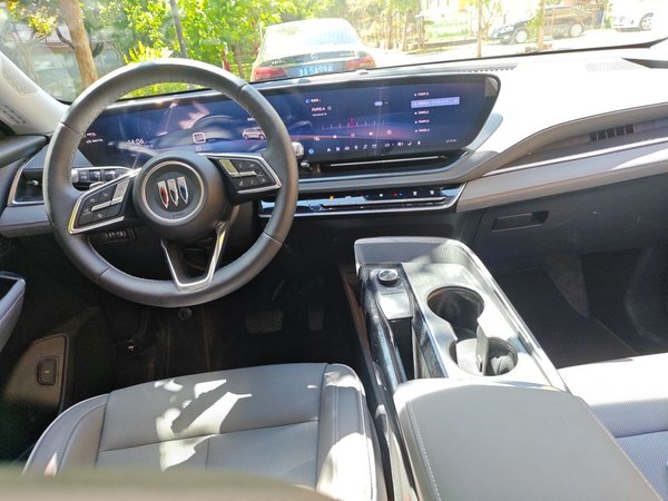 Buick E5 2025, 5000 км, за 21839 USD - фото 10