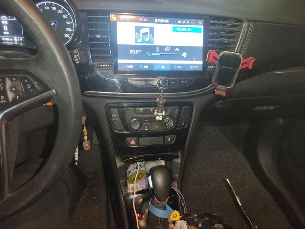 Buick Encore 2016, 117500 км, за 5387 USD - фото 10