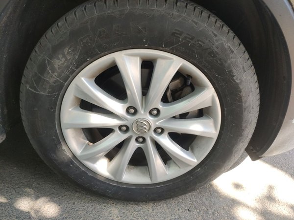 Buick Envision 2016, 111300 км, за 8557 USD