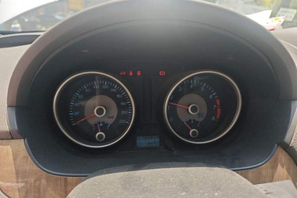 Buick Excelle 2015, 129900 км, за 2760 USD - фото 11