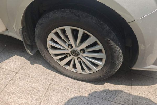 Buick Excelle 2015, 129900 км, за 2760 USD - фото 8