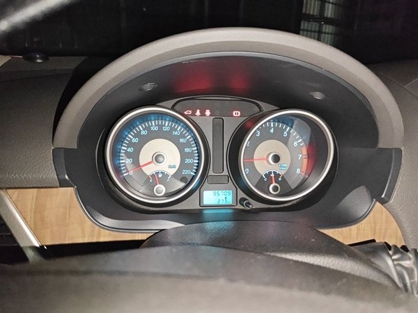 Buick Excelle 2015, 95700 км, за 2777 USD - фото 12
