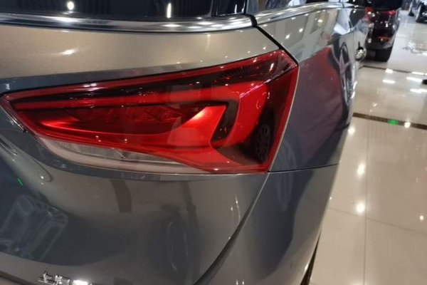 Buick GL6 2019, 57500 км, за 8586 USD - фото 7