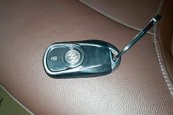 Buick GL6 2019, 83900 км, за 8278 USD - фото 12