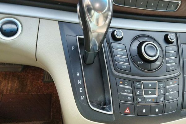 Buick GL8 2014, 100900 км, за 9913 USD - фото 16