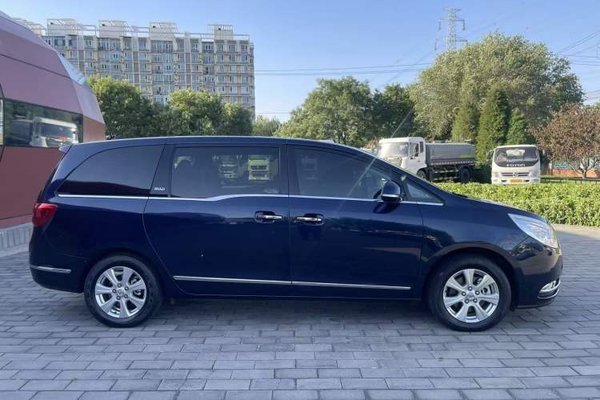 Buick GL8 2014, 21600 км, за 16372 USD