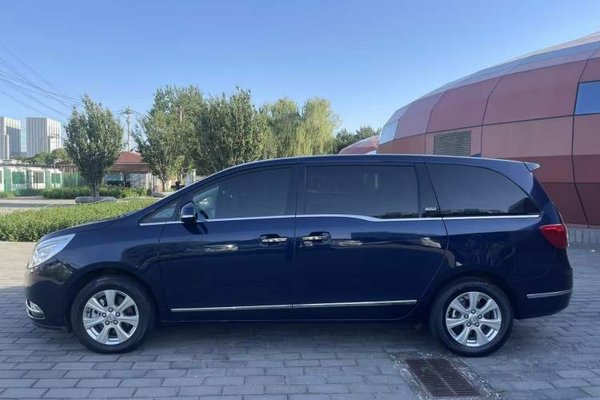 Buick GL8 2014, 21600 км, за 16372 USD