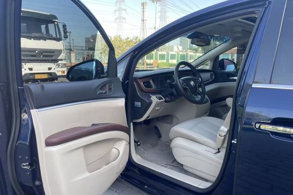 Buick GL8 2014, 21600 км, за 16372 USD - фото 15