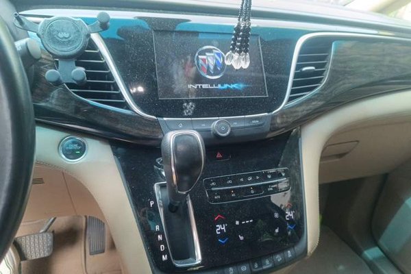 Buick GL8 2017, 76700 км, за 18623 USD - фото 7