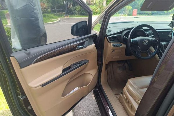 Buick GL8 2017, 76700 км, за 18623 USD - фото 10