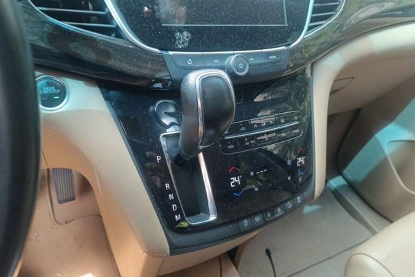 Buick GL8 2017, 76700 км, за 18623 USD - фото 8
