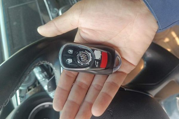 Buick GL8 2017, 76700 км, за 18623 USD