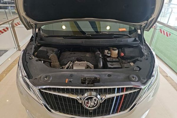 Buick GL8 2017, 103900 км, за 16970 USD - фото 1