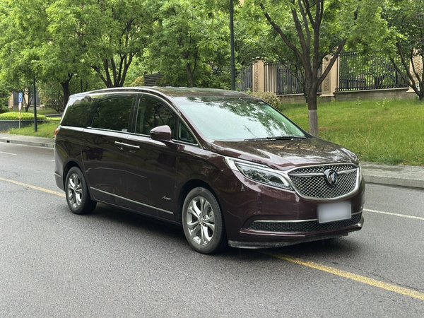 Buick GL8 2017, 102900 км, за 22357 USD