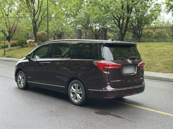 Buick GL8 2017, 102900 км, за 22357 USD