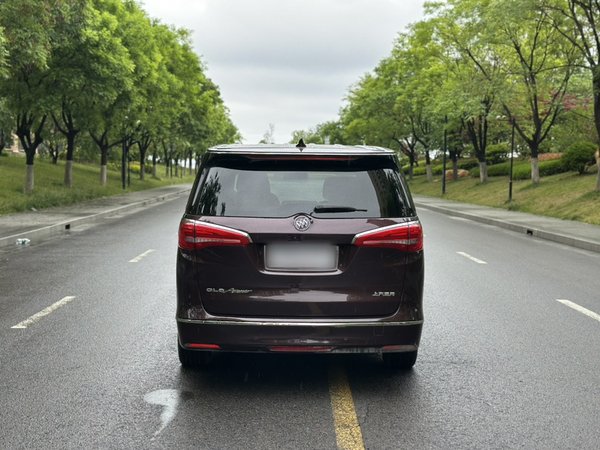 Buick GL8 2017, 102900 км, за 22357 USD
