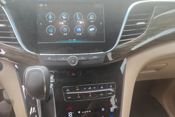 Buick GL8 2017, 132200 км, за 19124 USD - фото 12