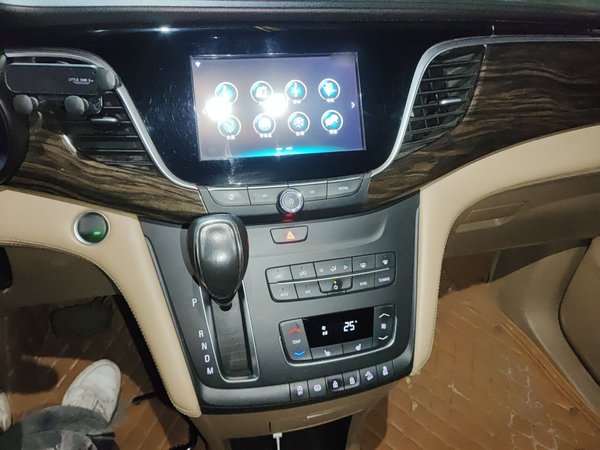 Buick GL8 2017, 311200 км, за 13809 USD