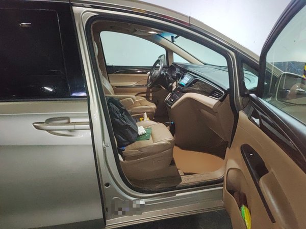 Buick GL8 2017, 311200 км, за 13809 USD - фото 19