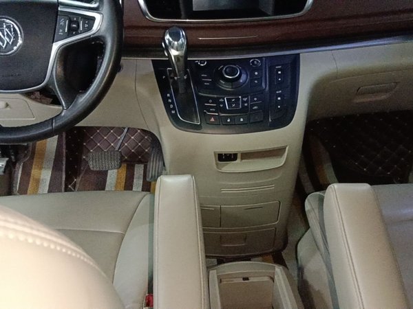 Buick GL8 2017, 133100 км, за 11113 USD - фото 17