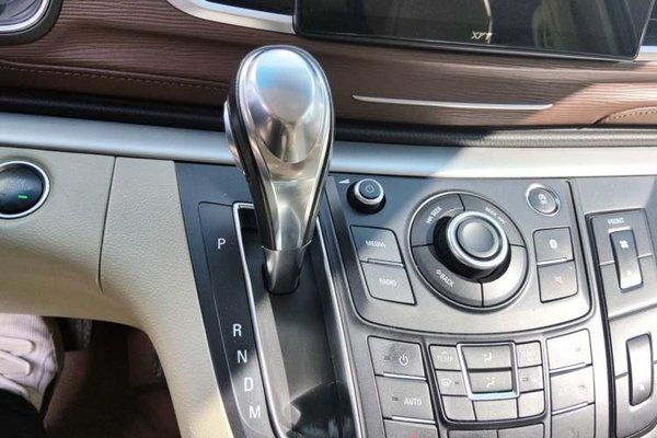 Buick GL8 2017, 69600 км, за 12969 USD - фото 13