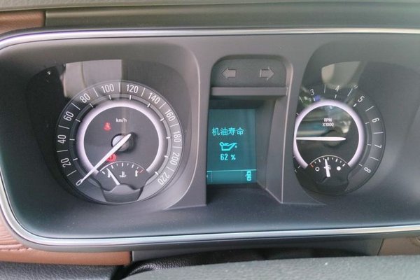 Buick GL8 2017, 69600 км, за 12969 USD - фото 10