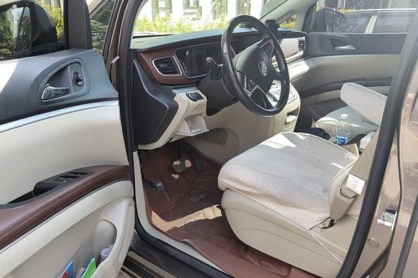 Buick GL8 2017, 69600 км, за 12969 USD - фото 19